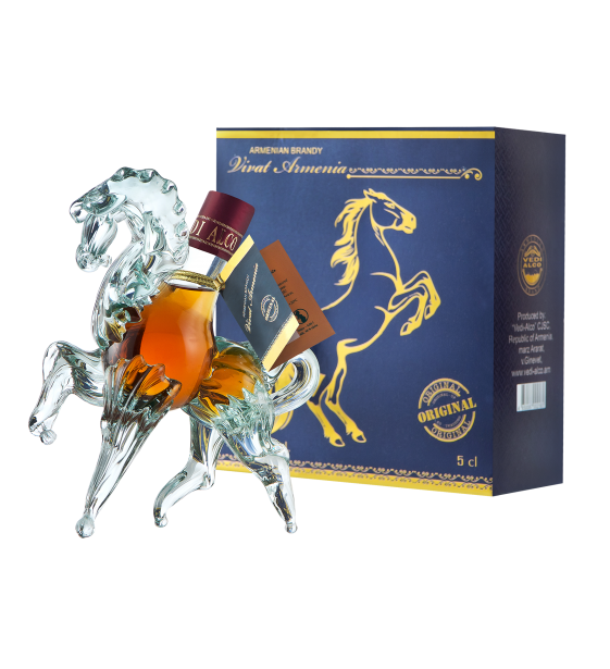 vivat-armenia-brandy_05l_arklio-figuroje_img_5714_1569245598-85d907b4b1a59869bb5b6faa45713eb0.png